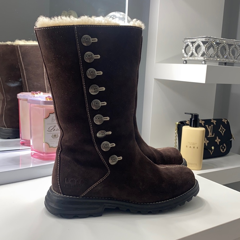 UGG Boot Nantucket 5462 Brown Suede Women’s size 6